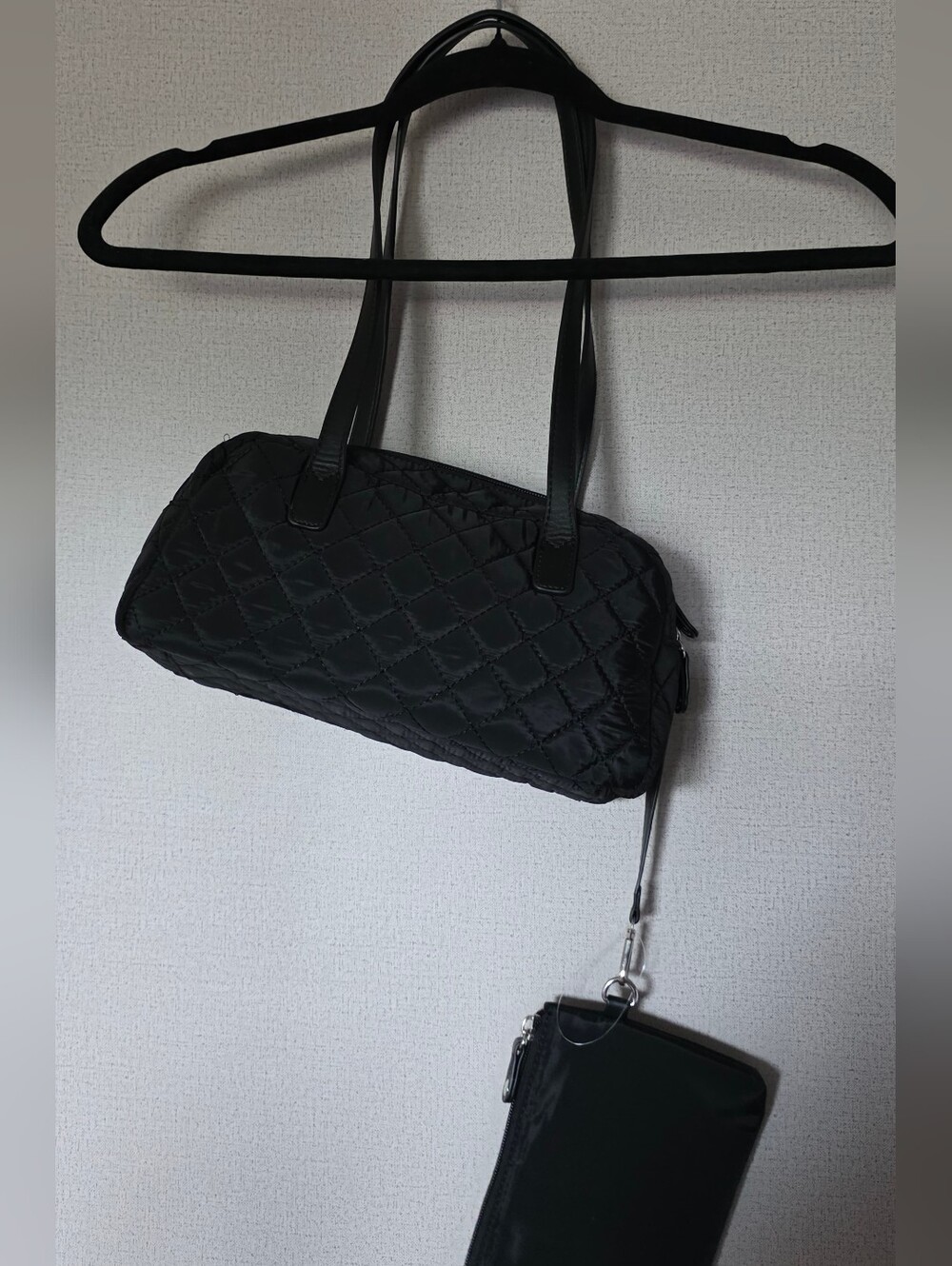 Cee Klein Quilted Black Toiletry Bag with Zip Pouch - Picture 3 of 5